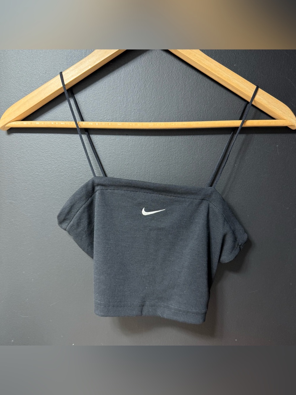 Nike Sportswear Chill Knit Tight Cropped Mini-Rib Top